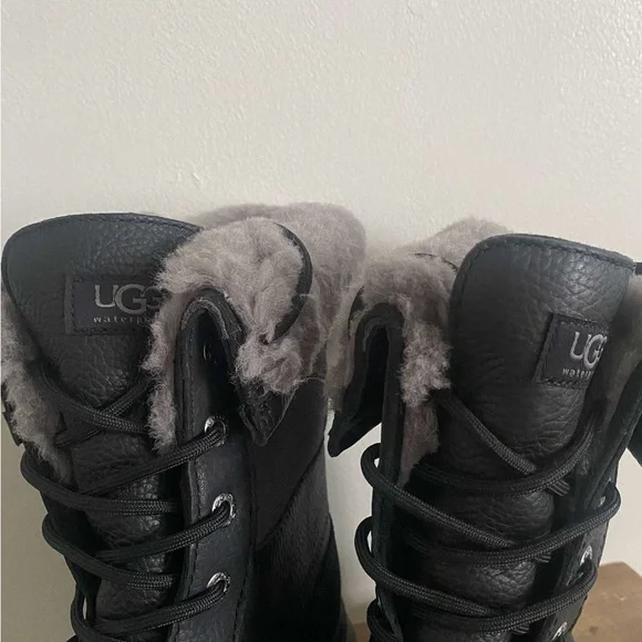 Brand new UGG size 9